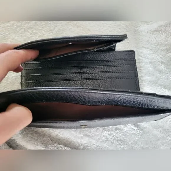 Samsara Black Leather Tri-fold Wallet with Gold Zipper - Picture 6 of 9